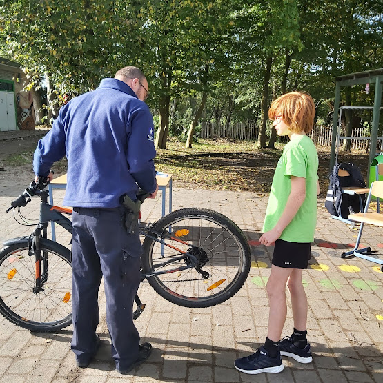 Groep 6: fietscontrole door de politie